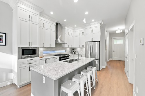 11053 Buckerfield Drive, Maple Ridge, BC - Indoor Photo Showing Kitchen With Double Sink With Upgraded Kitchen