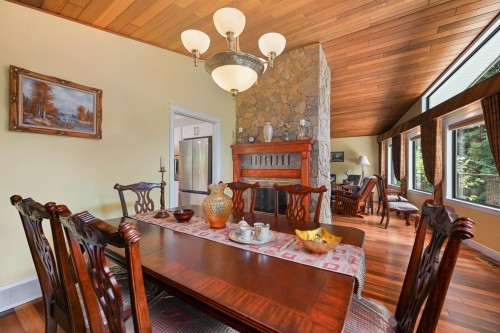24089 Lougheed Highway, Maple Ridge, BC - Indoor Photo Showing Dining Room