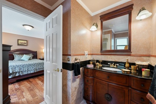24089 Lougheed Highway, Maple Ridge, BC - Indoor Photo Showing Bathroom