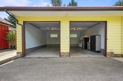 24089 Lougheed Highway, Maple Ridge, BC - Outdoor With Exterior