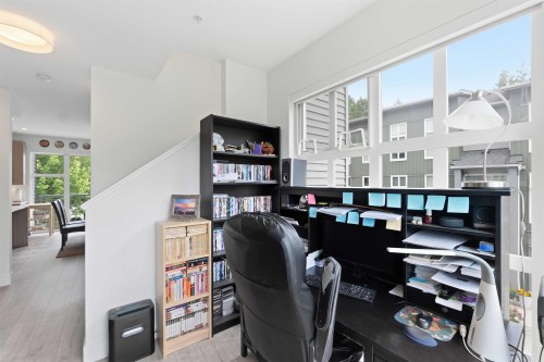 21-24076 112 Avenue, Maple Ridge, BC - Indoor Photo Showing Office