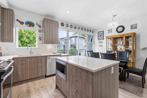 21-24076 112 Avenue, Maple Ridge, BC - Indoor Photo Showing Kitchen