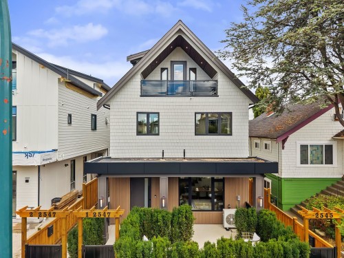 1--2547 2Nd Avenue E, Vancouver, BC 