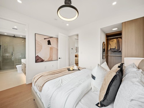 1--2547 2Nd Avenue E, Vancouver, BC 