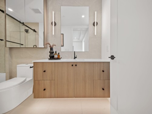 1--2547 2Nd Avenue E, Vancouver, BC 