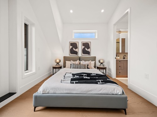 1--2547 2Nd Avenue E, Vancouver, BC 