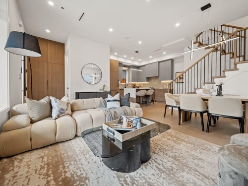 1--2547 2Nd Avenue E, Vancouver, BC 