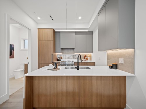 2545 2Nd Avenue E, Vancouver, BC 
