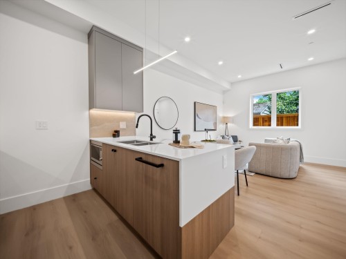2545 2Nd Avenue E, Vancouver, BC 