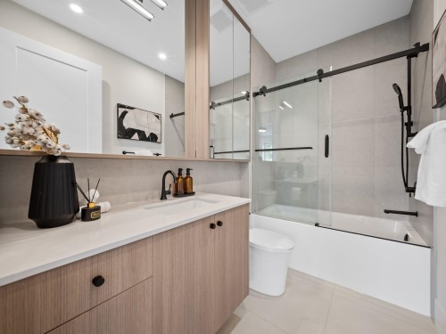 2545 2Nd Avenue E, Vancouver, BC 