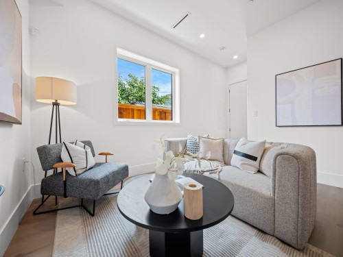 2545 2Nd Avenue E, Vancouver, BC 