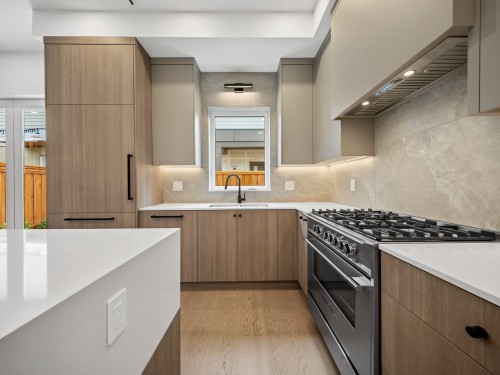 2--2547 2Nd Avenue E, Vancouver, BC 