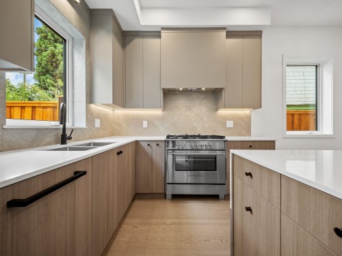 2--2547 2Nd Avenue E, Vancouver, BC 