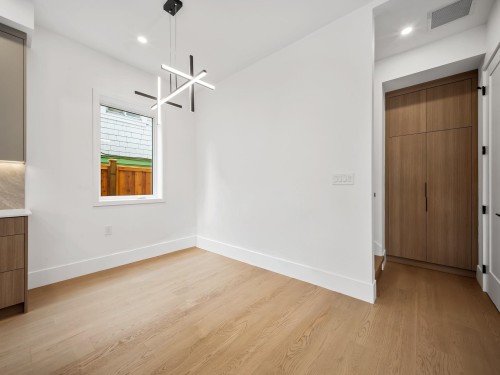 2--2547 2Nd Avenue E, Vancouver, BC 