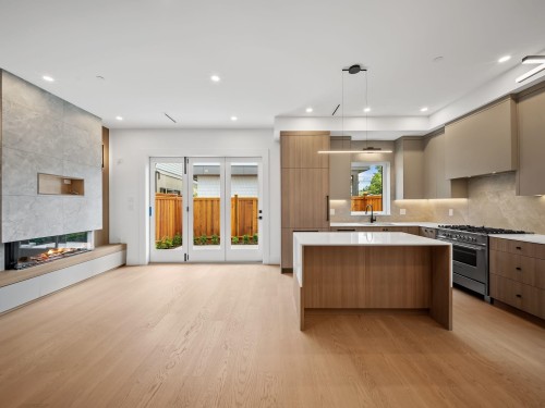 2--2547 2Nd Avenue E, Vancouver, BC 