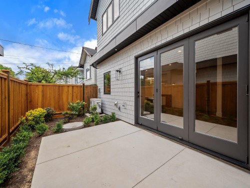2--2547 2Nd Avenue E, Vancouver, BC 