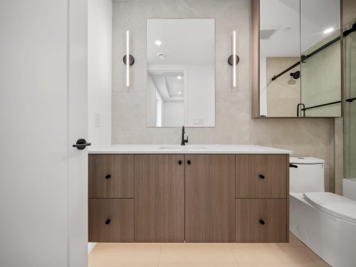 2--2547 2Nd Avenue E, Vancouver, BC 