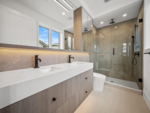 2--2547 2Nd Avenue E, Vancouver, BC 