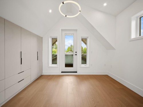 2--2547 2Nd Avenue E, Vancouver, BC 