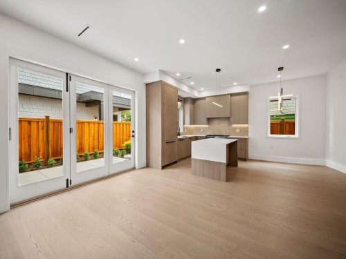 2--2547 2Nd Avenue E, Vancouver, BC 
