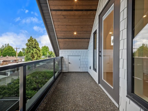 2--2547 2Nd Avenue E, Vancouver, BC 