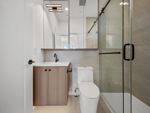 2--2547 2Nd Avenue E, Vancouver, BC 