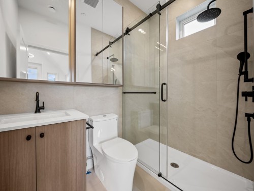 2--2547 2Nd Avenue E, Vancouver, BC 