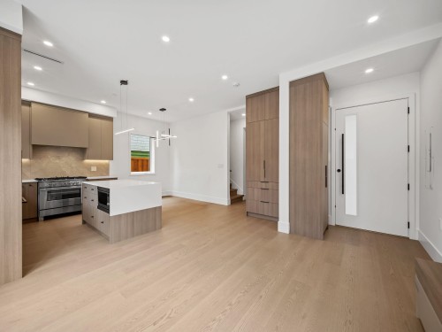 2--2547 2Nd Avenue E, Vancouver, BC 