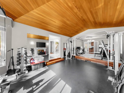 6332 Brooks Street, Vancouver, BC - Indoor Photo Showing Gym Room