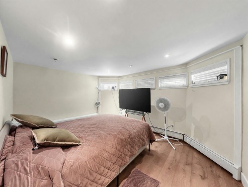 6332 Brooks Street, Vancouver, BC - Indoor Photo Showing Bedroom