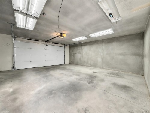6332 Brooks Street, Vancouver, BC - Indoor Photo Showing Garage