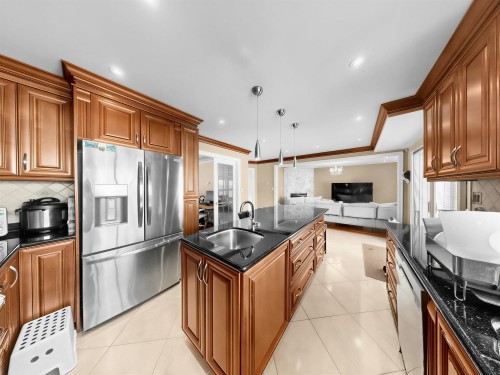6332 Brooks Street, Vancouver, BC - Indoor Photo Showing Kitchen With Stainless Steel Kitchen