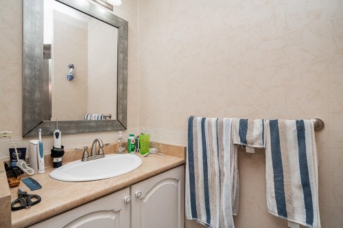 1416 Mahon Avenue, North Vancouver, BC 