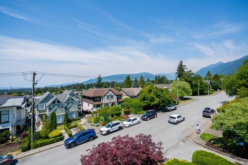 1416 Mahon Avenue, North Vancouver, BC 