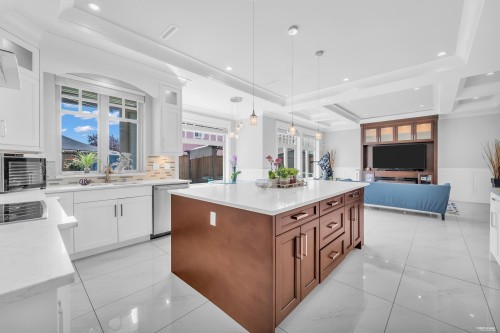 6428 Swift Avenue, Richmond, BC - Indoor Photo Showing Kitchen With Upgraded Kitchen