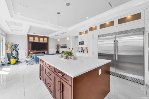 6428 Swift Avenue, Richmond, BC - Indoor Photo Showing Kitchen With Upgraded Kitchen