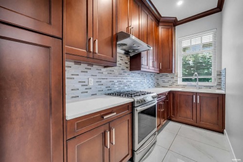 6428 Swift Avenue, Richmond, BC - Indoor Photo Showing Kitchen With Upgraded Kitchen