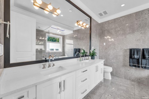 6428 Swift Avenue, Richmond, BC - Indoor Photo Showing Bathroom