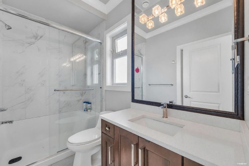6428 Swift Avenue, Richmond, BC - Indoor Photo Showing Bathroom