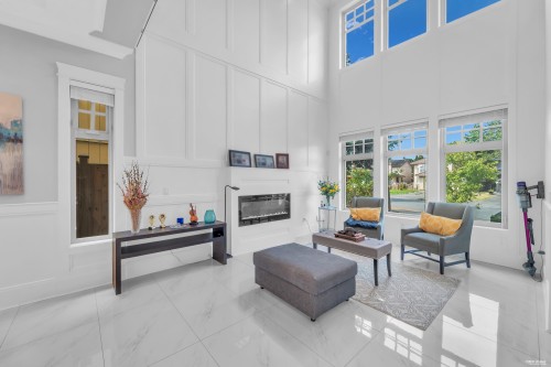 6428 Swift Avenue, Richmond, BC - Indoor With Fireplace