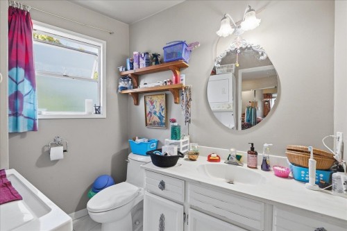 2095 31St Avenue E, Vancouver, BC - Indoor Photo Showing Bathroom
