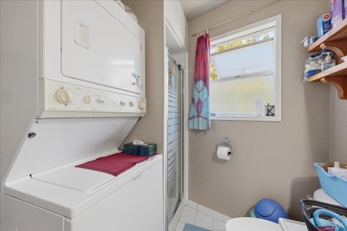 2095 31St Avenue E, Vancouver, BC - Indoor Photo Showing Laundry Room