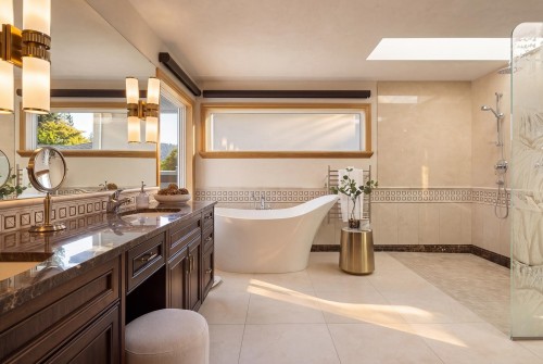 588 Lowry Lane, North Vancouver, BC 