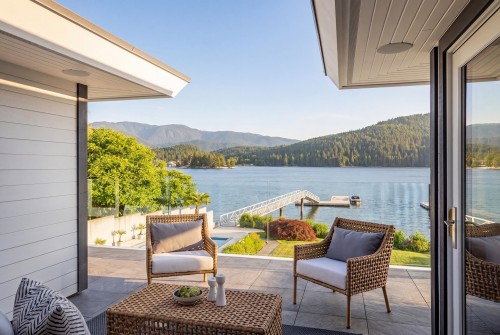 588 Lowry Lane, North Vancouver, BC 