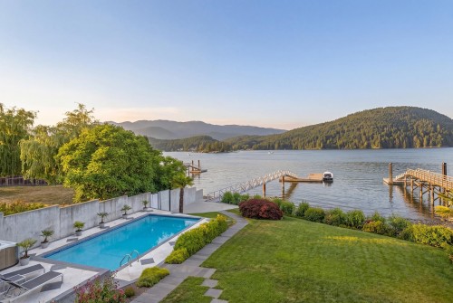 588 Lowry Lane, North Vancouver, BC 