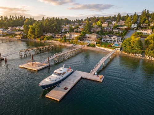 588 Lowry Lane, North Vancouver, BC 