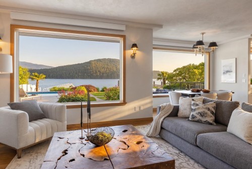 588 Lowry Lane, North Vancouver, BC 