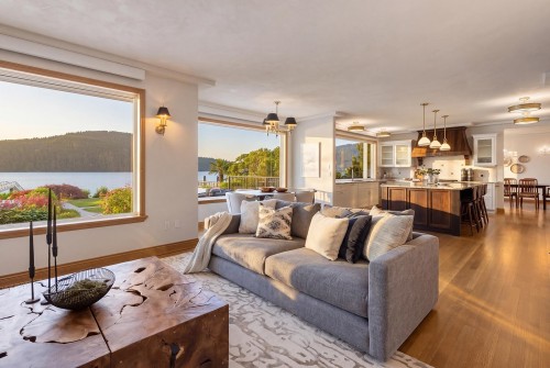 588 Lowry Lane, North Vancouver, BC 