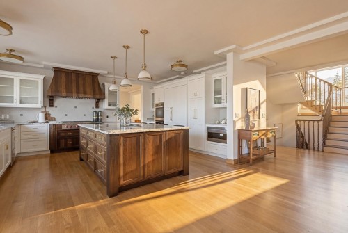 588 Lowry Lane, North Vancouver, BC 