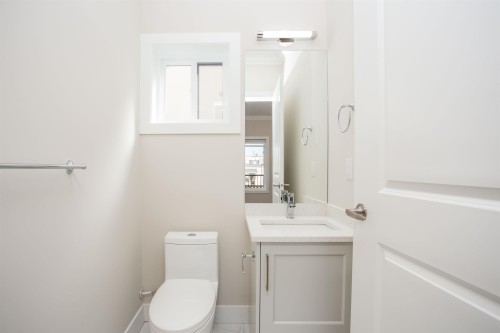 2028 42Nd Avenue E, Vancouver, BC 